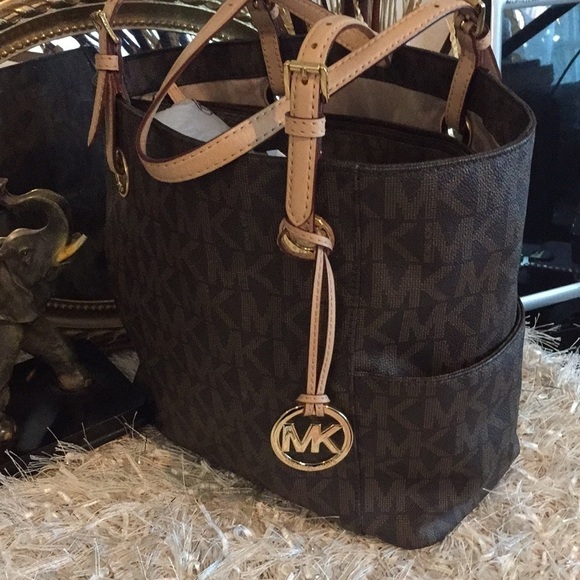 Michael Kors Signature Jet Set East West  Tote - Picture 17 of 17